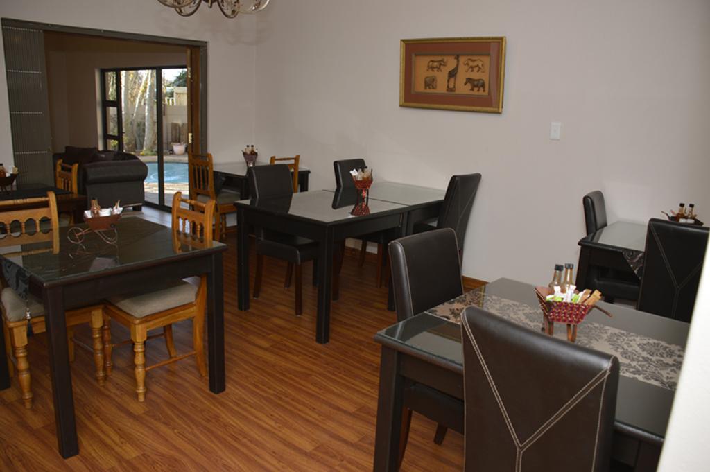 Two Bells Guest House Блоемфонтейн Екстериор снимка