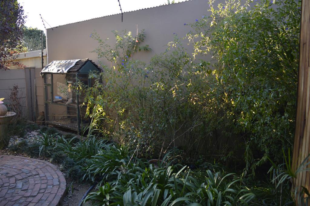 Two Bells Guest House Блоемфонтейн Екстериор снимка