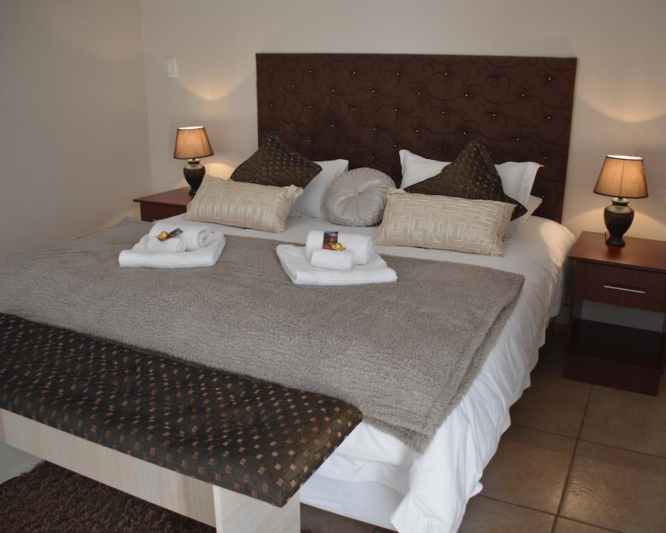 Two Bells Guest House Блоемфонтейн Стая снимка
